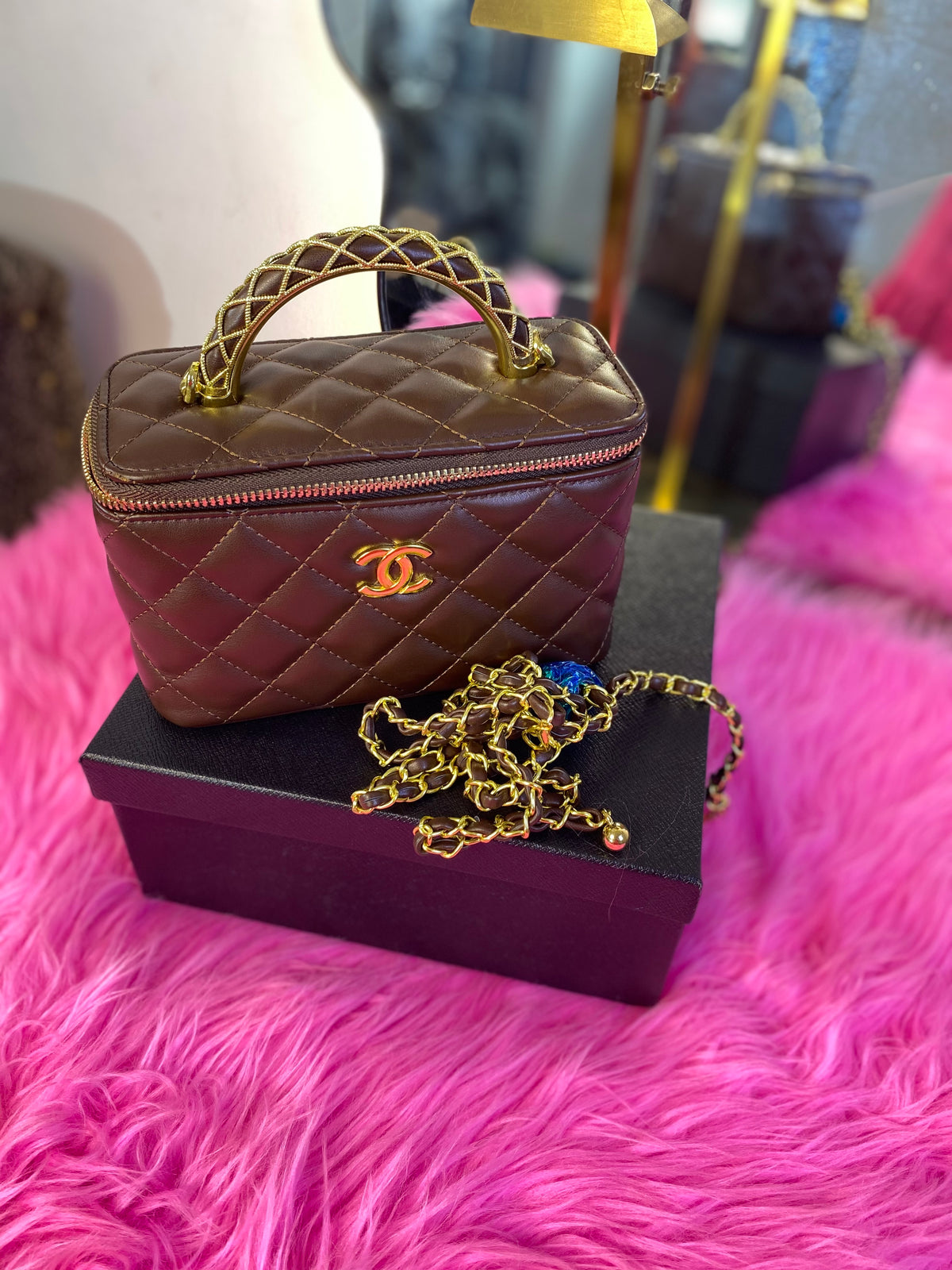 Side Chanel in box