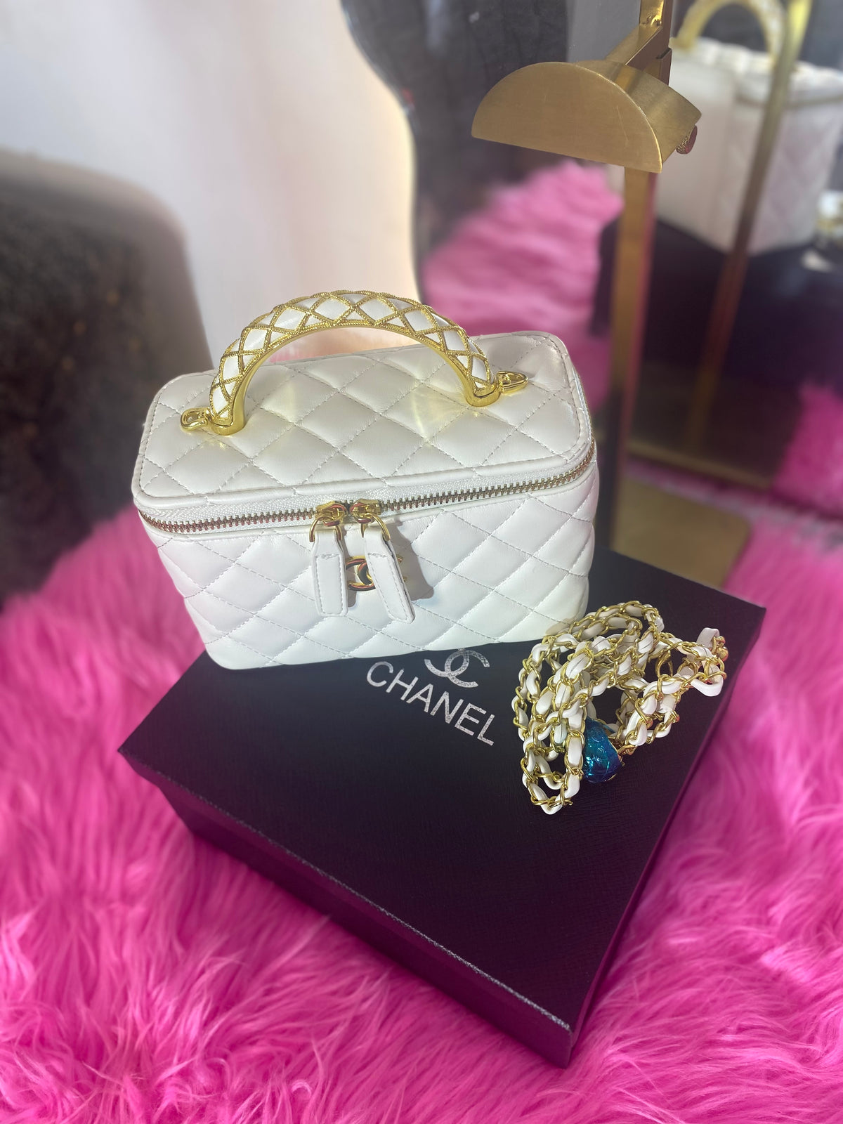 Side Chanel in box