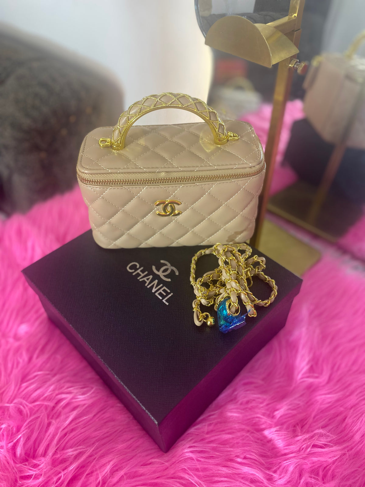 Side Chanel in box